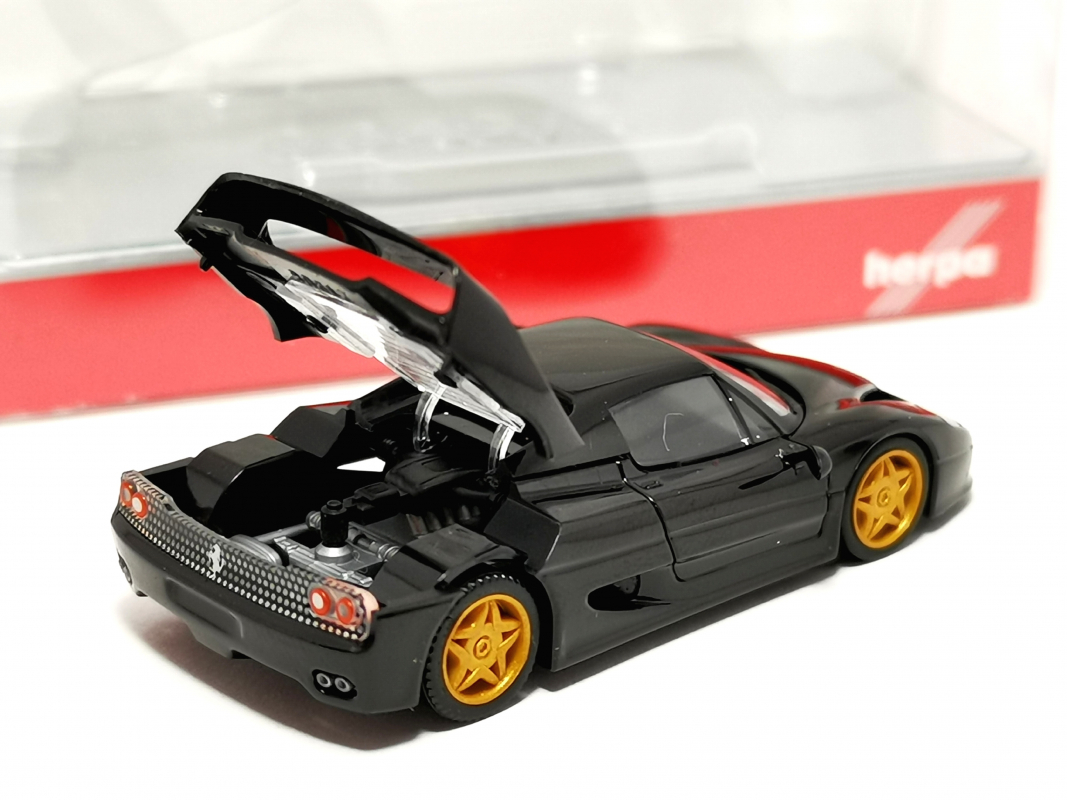 025485-002 Ferrari F50, schwarz Herpa