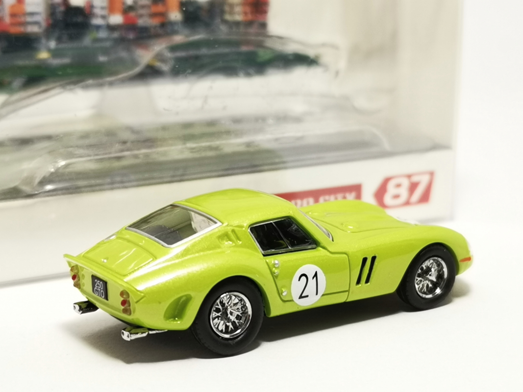 110592 Ferrari 250 GTO "21", grün MicroCity