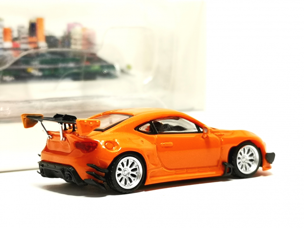 110684 Toyota GT86, orange MicroCity