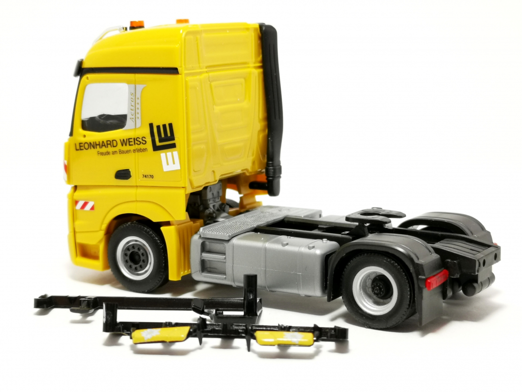 Mb Actros 18 Streamspace Zugmaschine "Leonhard Weiss" Herpa