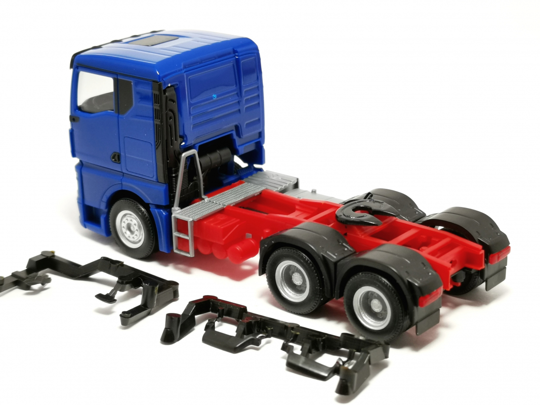 320566 MAN TGX GN Zugmaschine 3achs, blau Herpa