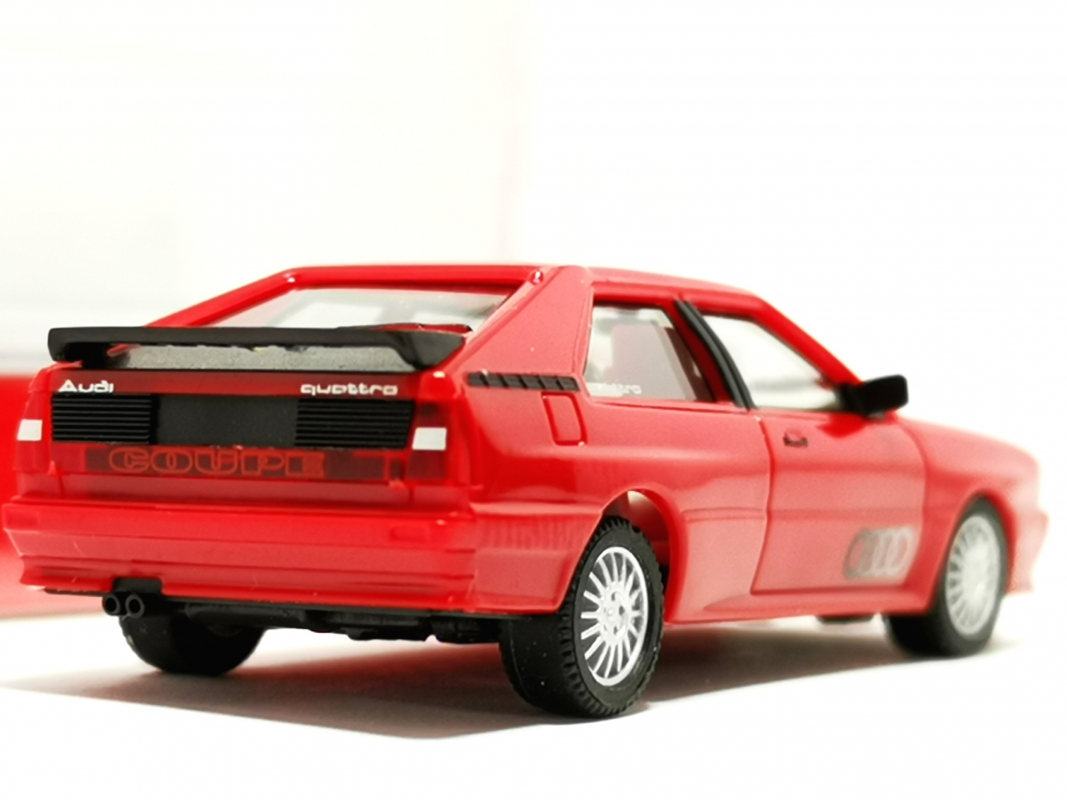 023337 Audi Ur-Quattro, Tornadorot Herpa