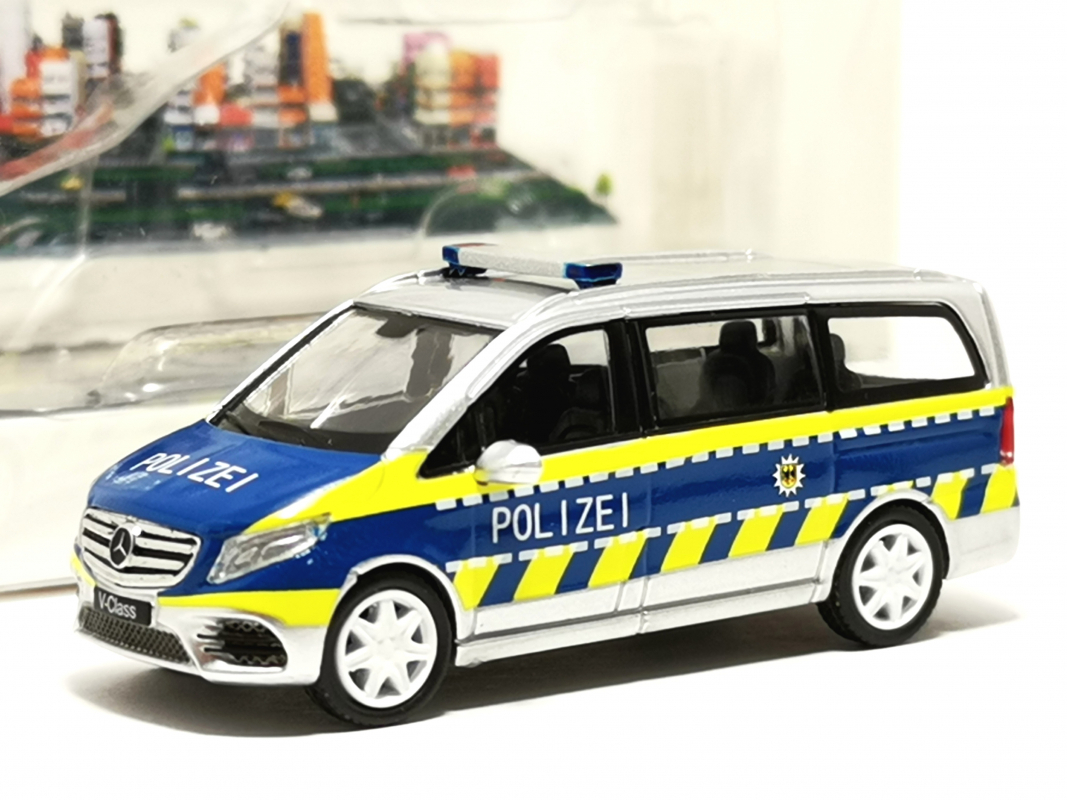 110790 Mercedes-Benz V-Klasse "Polizei" MicroCity B4