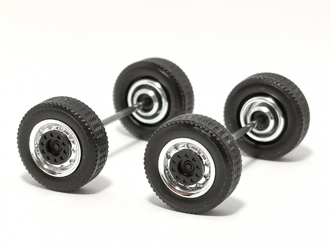 2x Breitreifenradsatz für Anhänger/Auflieger 2-T, chrom Herpa C354