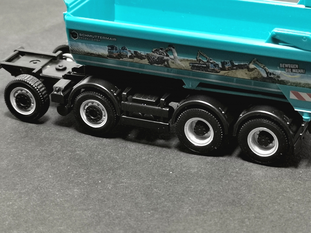2x VA Breitreifen 2-T für 4a Fahrgestell Herpa C390