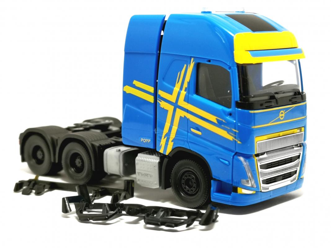 318624-003 Volvo FH 16 GL XL 2020 Zugmaschine mit Schwerlastturm 3achs, blau Herpa