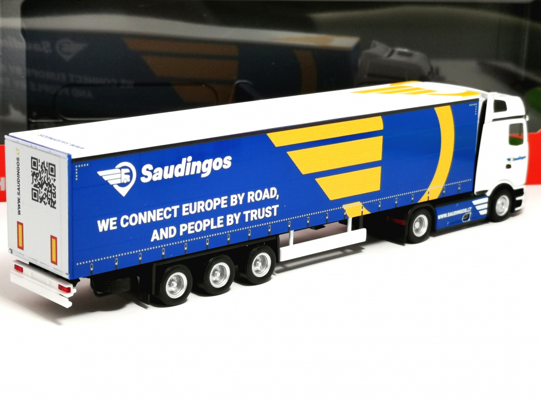 320924 Mb Actros L ProCabin Bigspace Gardinenplanen-Sattelzug "Saudingos" Herpa