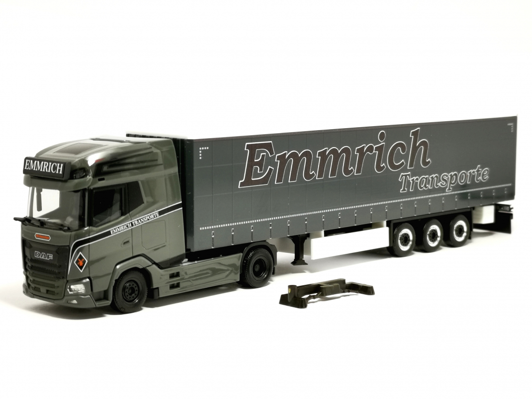 320474 DAF XG+ Gardinenplanen-Sattelzug "Emmrich Transporte" Herpa