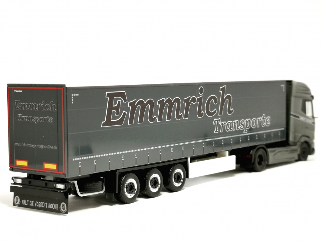 320474 DAF XG+ Gardinenplanen-Sattelzug "Emmrich Transporte" Herpa