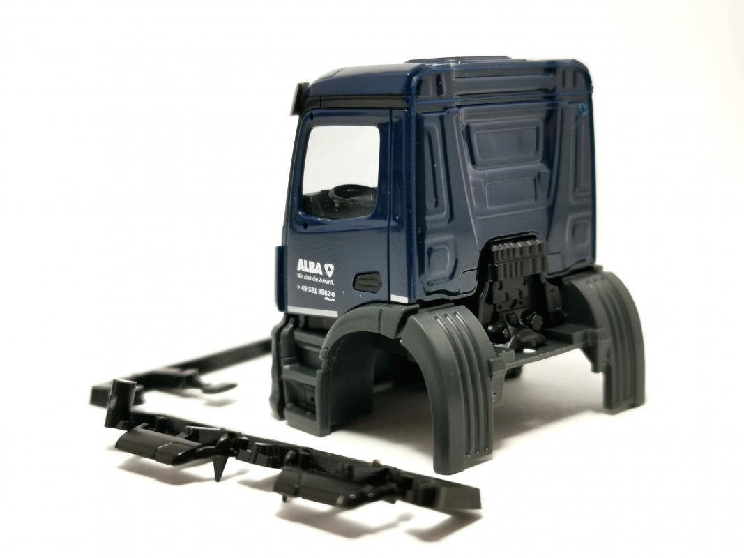 Fahrerhaus Mb Actros S mit Motor "ALBA" Herpa