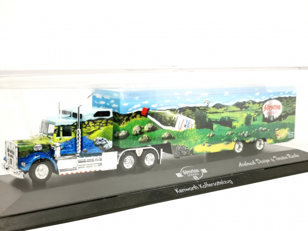 Kenworth Koffer-Sattelzug "Förstina", PC Herpa ohne Umverpackung