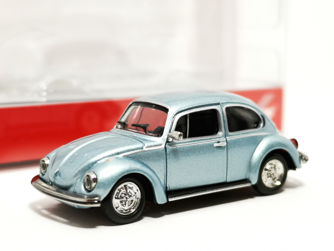 430982-003 Volkswagen (VW) Käfer 1303, marathonblau metallic Herpa