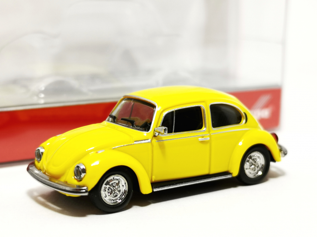 421096-003 Volkswagen (VW) Käfer 1303, gelb Herpa