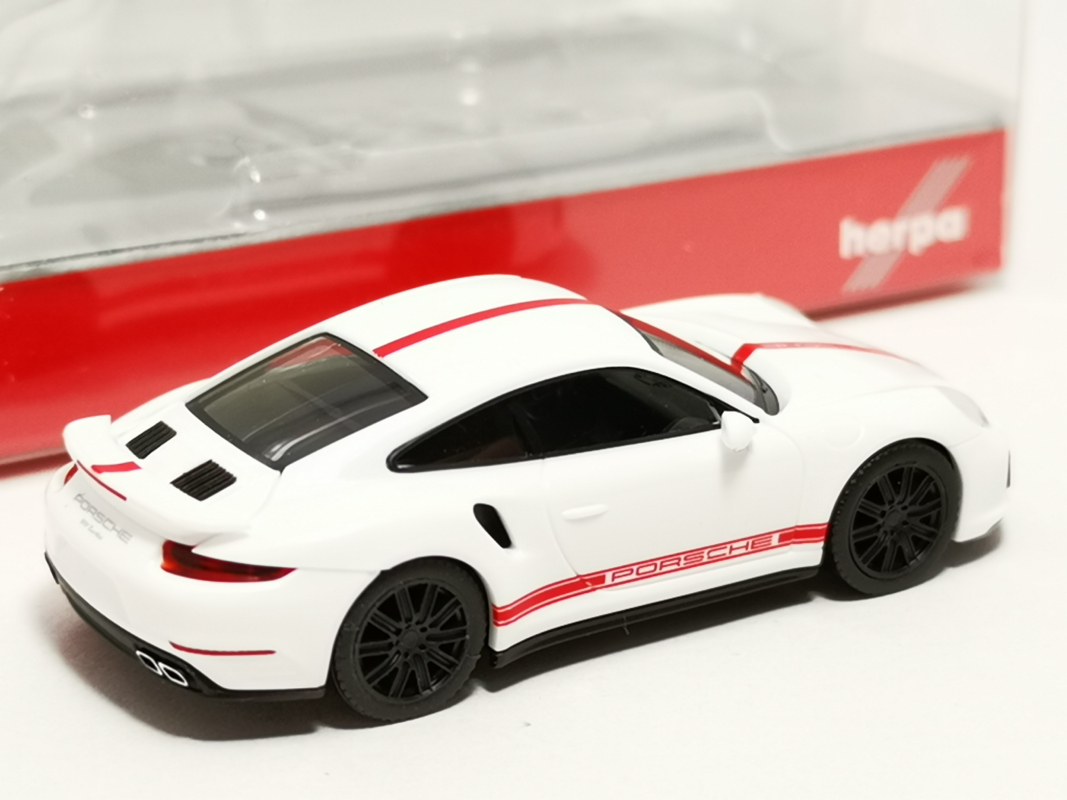 420358-002 Porsche 911 (991) Turbo, carraraweiß Herpa
