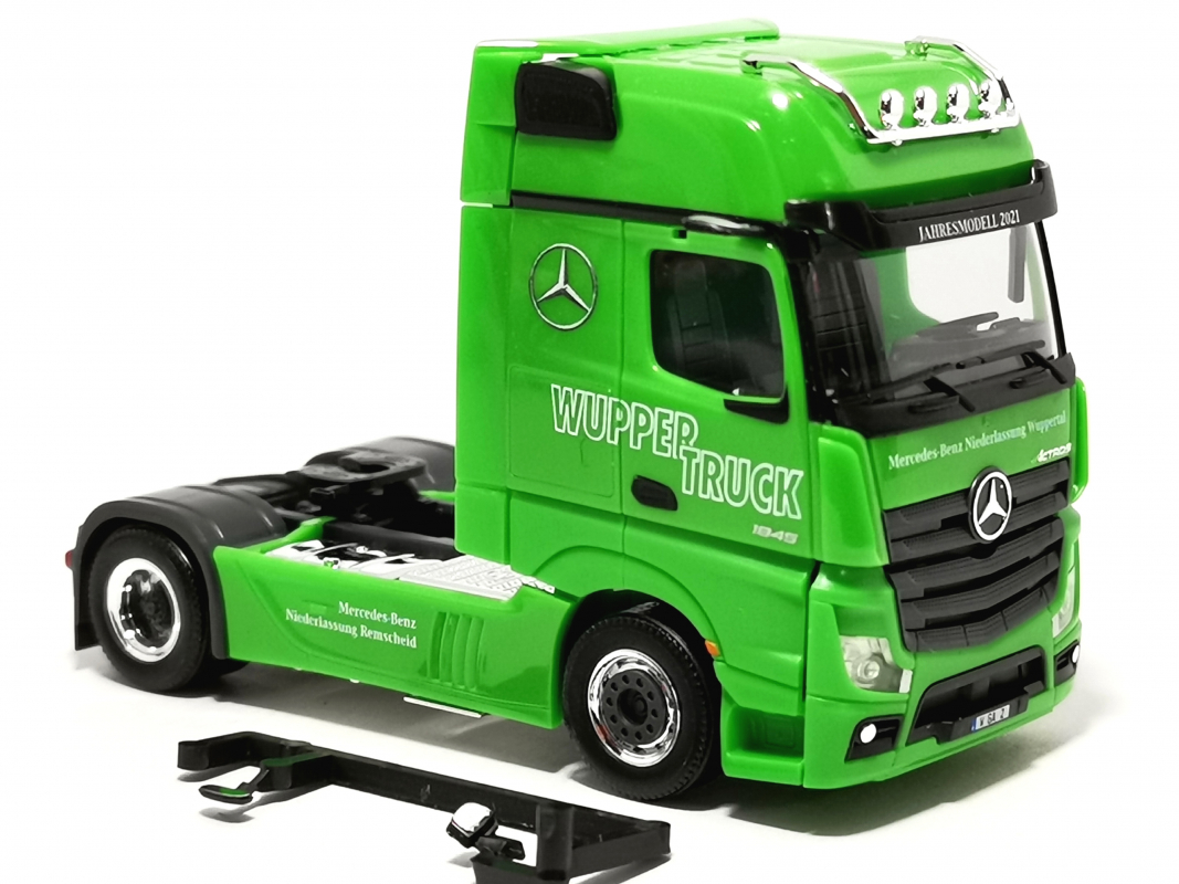 Mb Actros´18 Zugmaschine "Tierpark Fauna" Herpa 2021