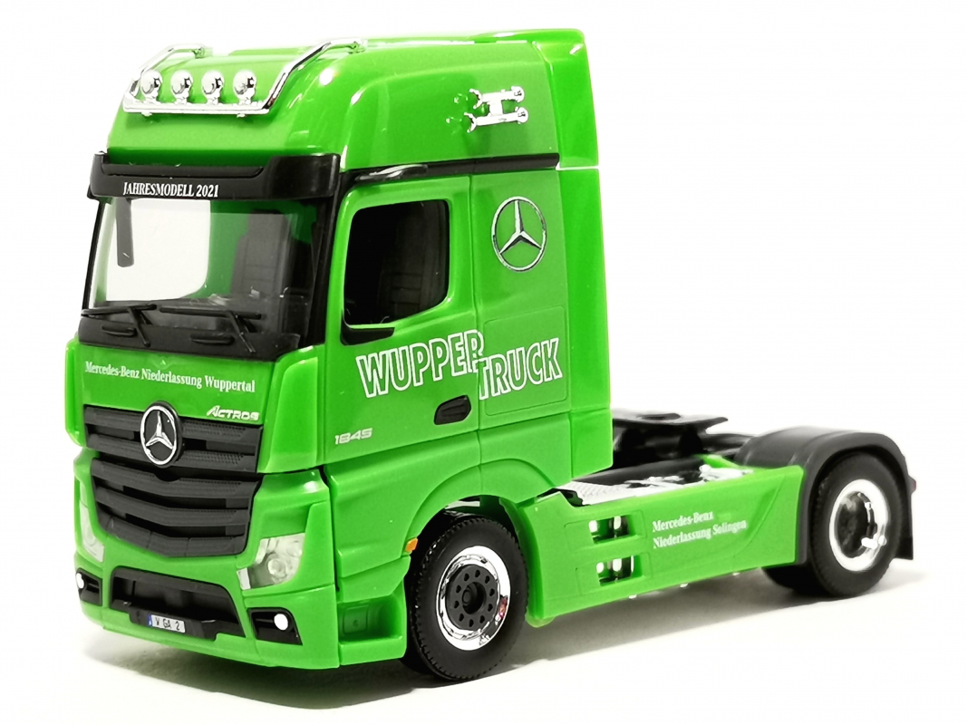 Mb Actros´18 Zugmaschine "Tierpark Fauna" Herpa 2021