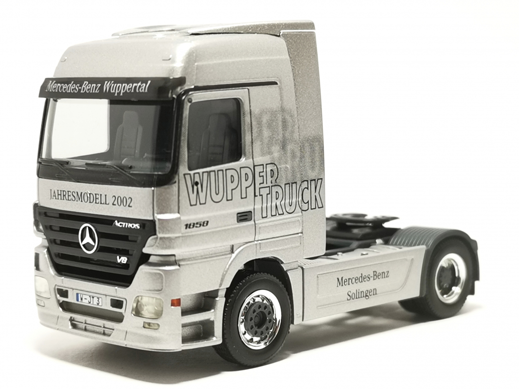 Actros L Zugmaschine, silber"Industriemuseum" Herpa 2002
