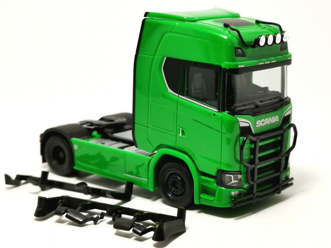 310116-006 Scania CS 20 HD Zugmaschine, grün Herpa