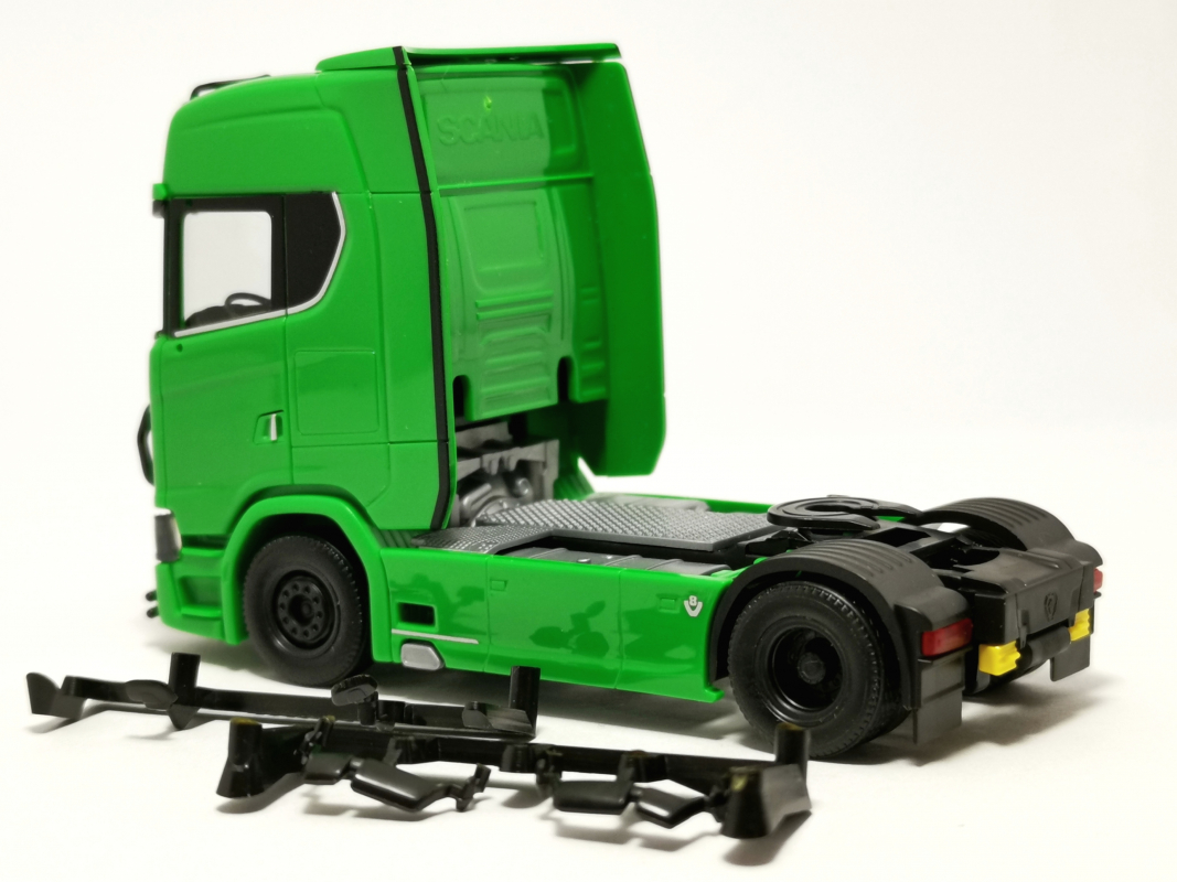 310116-006 Scania CS 20 HD Zugmaschine, grün Herpa