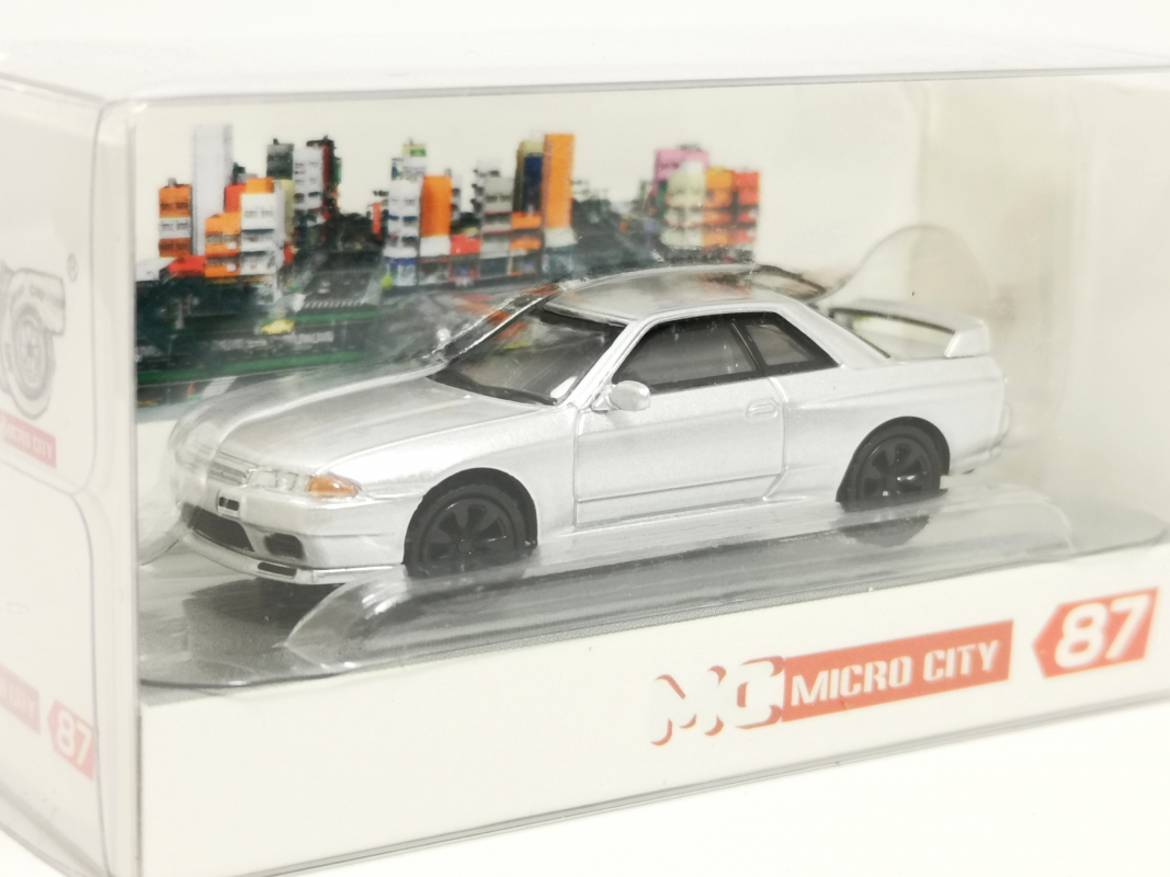 110981 MicroCity: Nissan Skyline GTR32, silber
