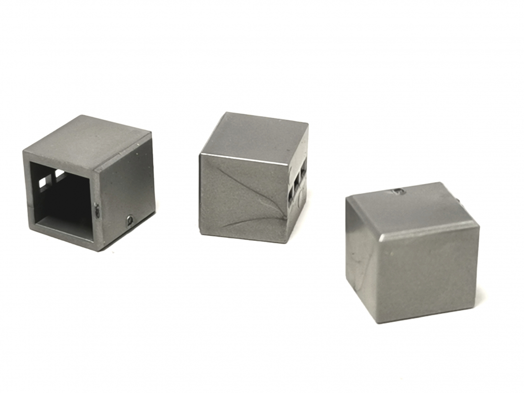 3x Staukasten Li MB Schwerlast, silber Herpa C697