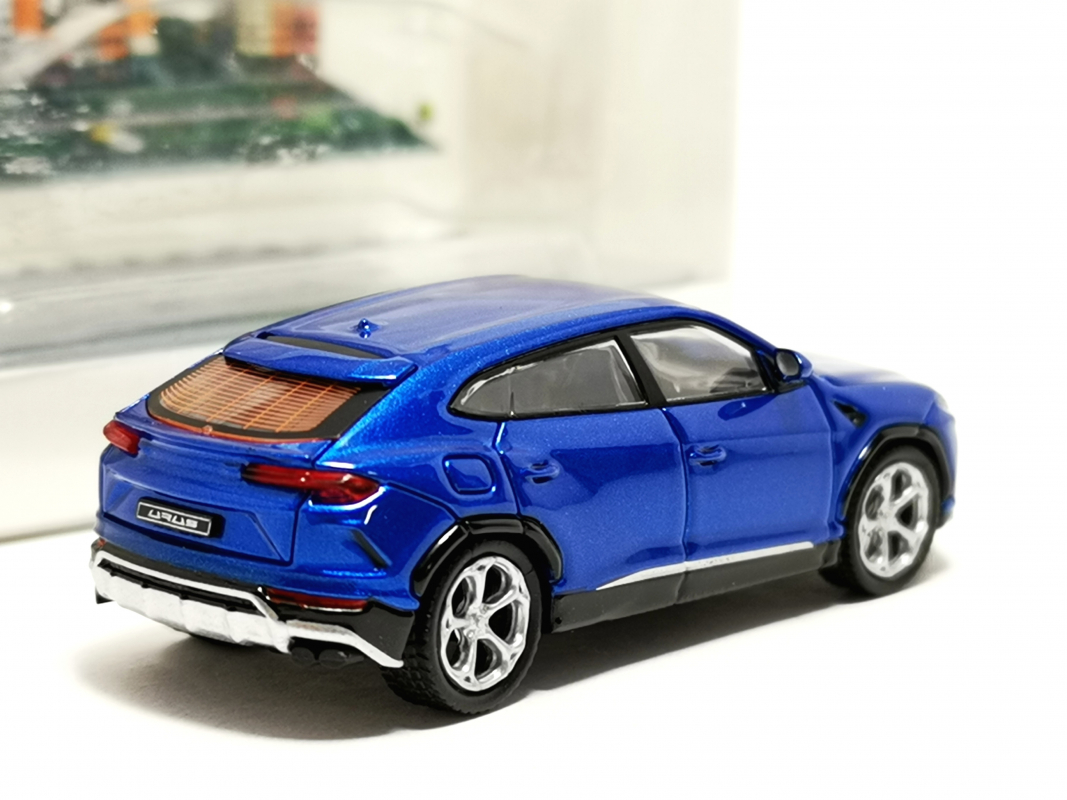 111124 MicroCity: Lamborghini Urus, blau