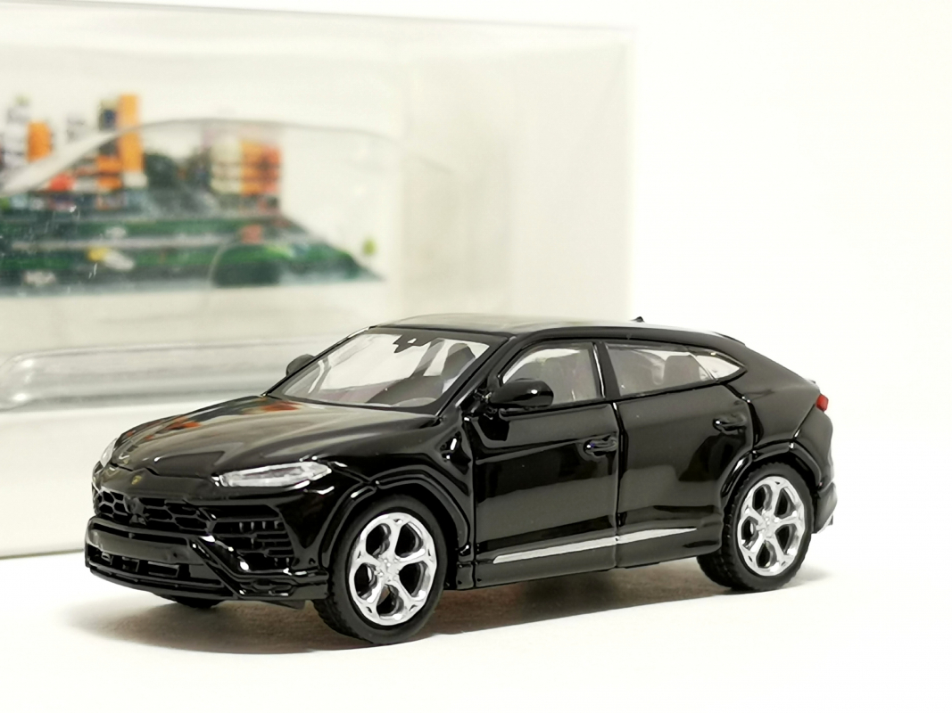 111162 MicroCity: Lamborghini Urus, schwarz